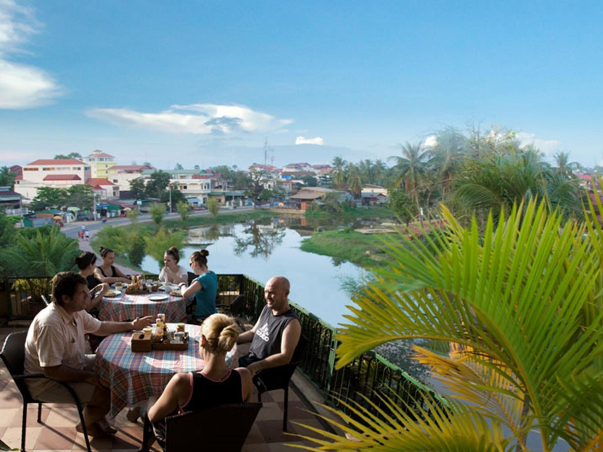 Siem Reap Riverside Hotel Exterior foto