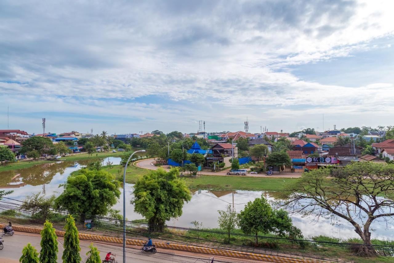 Siem Reap Riverside Hotel Exterior foto